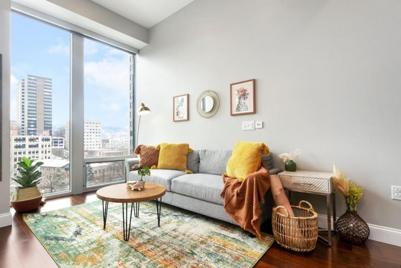 Hostwise - The Washington At Chatham - Free Parking, Private Gym, More!