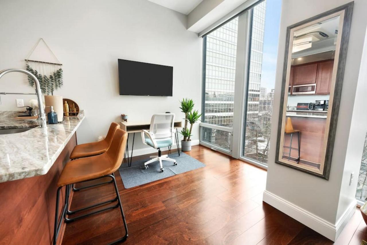 Hostwise - The Washington At Chatham - Free Parking, Private Gym, More!